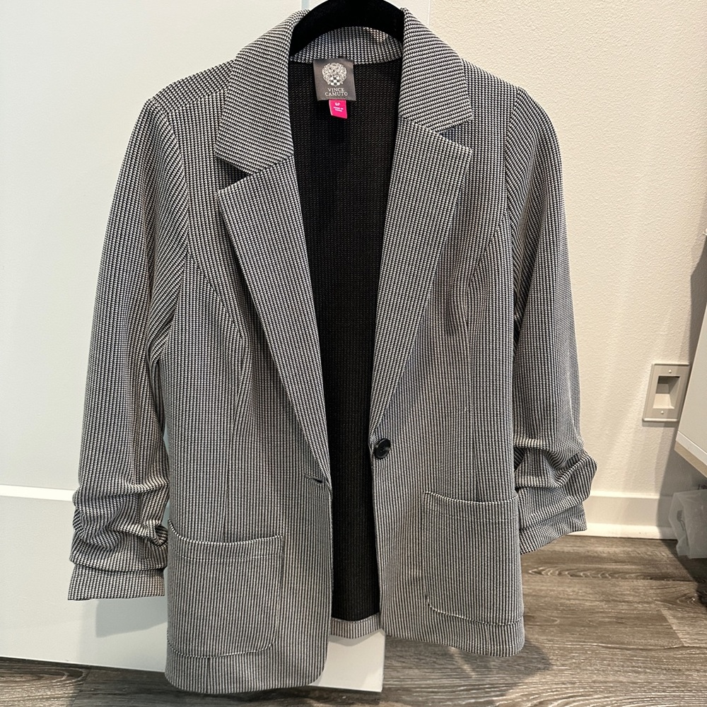 Vince Camuto houndstooth new with tags never worn blazer